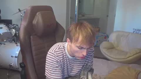 Snapshot of mattcashxxx chatting on 10/05/25, 04:05 Matt Cash online show from 10/05/25, 04:05