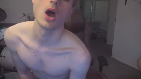 Snapshot of mattcashxxx chatting on 10/12/25, 01:04 Matt Cash online show from 10/12/25, 01:04