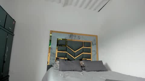 Snapshot of mattdevon chatting on 10/03/25, 05:10 Matt online show from 10/03/25, 05:10