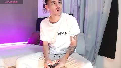 ---Matteo--- online show from 11/10/25, 07:29