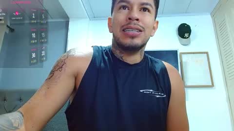 Snapshot of matteo_rreal chatting on 05/18/26, 12:00 MATTEO online show from 05/18/26, 12:00
