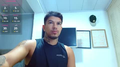 Snapshot of matteo_rreal chatting on 05/19/26, 12:11 MATTEO online show from 05/19/26, 12:11