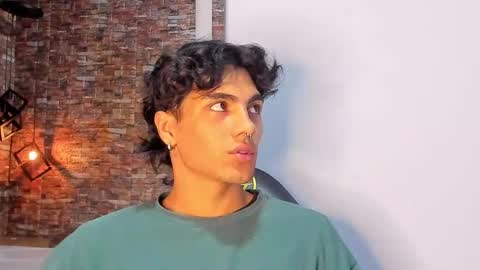 Snapshot of mattfiore chatting on 12/14/25, 06:01 mattfiore online show from 12/14/25, 06:01