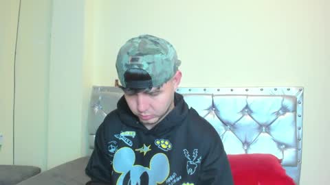 Snapshot of matthew_gill chatting on 04/12/26, 02:44 matthewlatinc online show from 04/12/26, 02:44