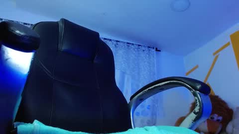 Snapshot of matthewboy_ chatting on 12/19/24, 10:34 MatthewBoy online show from 12/19/24, 10:34