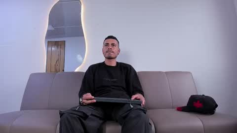 Snapshot of matthewcullenn chatting on 11/27/25, 06:21 Matthew online show from 11/27/25, 06:21