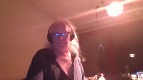 Matthias online show from 10/25/25, 04:53