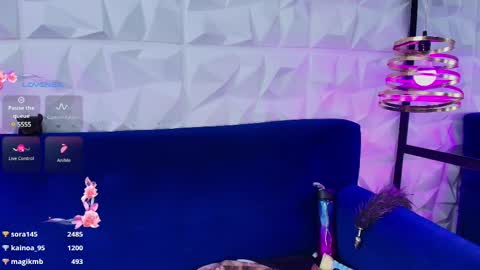Snapshot of matti_sofia chatting on 02/22/25, 10:20 TATIANA AND ROUS online show from 02/22/25, 10:20