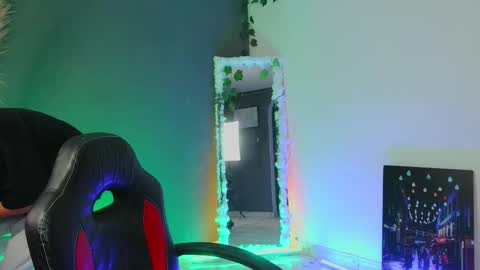 mattias     online show from 09/29/25, 03:44