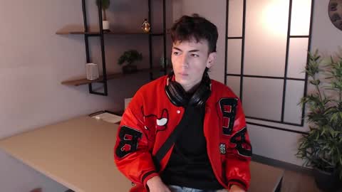 Snapshot of mattideluca chatting on 12/13/24, 11:34 Matti online show from 12/13/24, 11:34