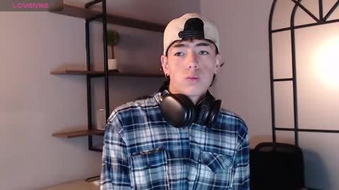 Snapshot of mattideluca chatting on 12/15/24, 11:34 Matti online show from 12/15/24, 11:34