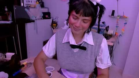 mattilda_18 online show from 10/17/25, 09:17