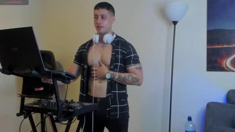 mattsaill_ online show from 09/26/25, 12:58