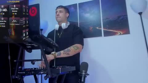 mattsaill_ online show from 11/18/25, 01:22