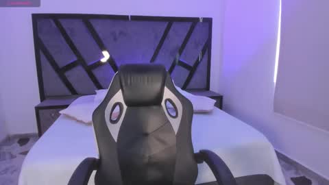 Snapshot of mattthompsonn chatting on 11/11/25, 08:09 Matt online show from 11/11/25, 08:09