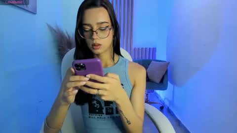 Snapshot of mattthompsonn chatting on 12/16/25, 10:59 Matt online show from 12/16/25, 10:59