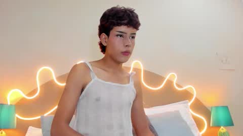 Snapshot of matty_jhons chatting on 10/09/25, 07:45  M A T T Y  online show from 10/09/25, 07:45