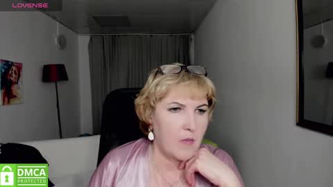 Lana online show from 12/21/24, 08:21