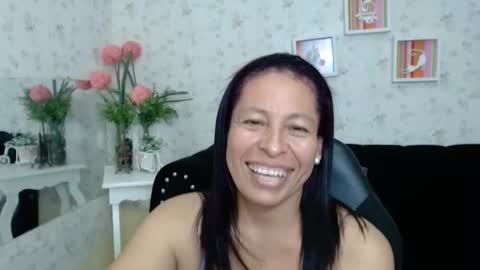 Snapshot of mature_martina_ chatting on 12/21/24, 11:56 Martina online show from 12/21/24, 11:56