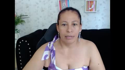 Snapshot of mature_martina_ chatting on 12/23/24, 07:20 Martina online show from 12/23/24, 07:20