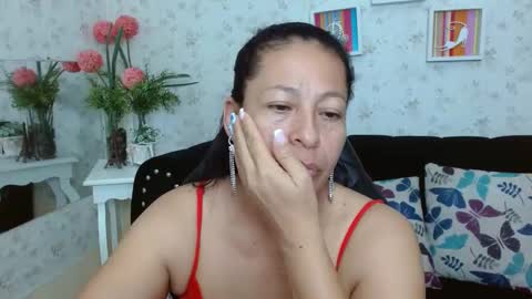 Snapshot of mature_martina_ chatting on 12/30/24, 08:10 Martina online show from 12/30/24, 08:10