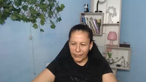 Martina online show from 12/22/25, 07:44