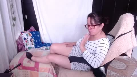 Snapshot of mature_wolf chatting on 12/18/24, 06:35 Sonia online show from 12/18/24, 06:35