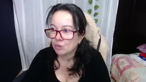 Snapshot of mature_wolf chatting on 12/30/24, 01:25 Sonia online show from 12/30/24, 01:25