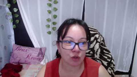 Snapshot of mature_wolf chatting on 01/29/25, 04:30 Sonia online show from 01/29/25, 04:30