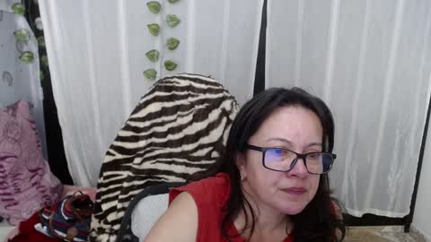 Snapshot of mature_wolf chatting on 01/29/25, 10:01 Sonia online show from 01/29/25, 10:01