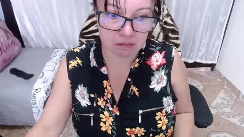 Snapshot of mature_wolf chatting on 02/06/25, 02:48 Sonia online show from 02/06/25, 02:48
