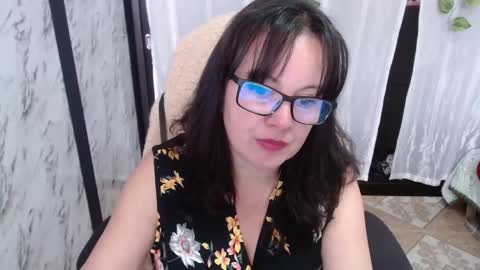 Snapshot of mature_wolf chatting on 02/21/25, 06:15 Sonia online show from 02/21/25, 06:15
