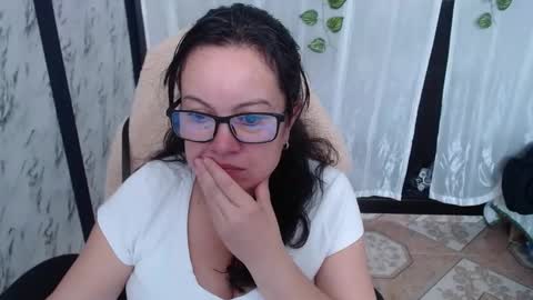 Snapshot of mature_wolf chatting on 03/12/25, 08:20 Sonia online show from 03/12/25, 08:20
