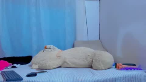 Alicia      STREAMING SCHEDULE 1400 - 2130 GMT-5 online show from 10/23/25, 04:01