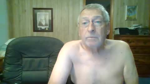 Snapshot of maturecouple1954 chatting on 09/30/25, 11:37 SXECPL55 at G mail Dot Com online show from 09/30/25, 11:37