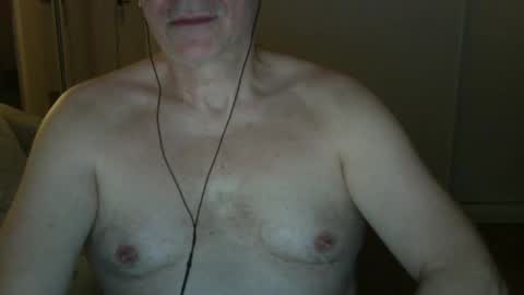 Snapshot of maturehotman chatting on 02/26/25, 07:38 maturehotman online show from 02/26/25, 07:38