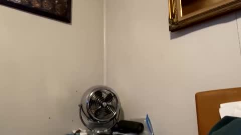 Snapshot of maturejerky chatting on 11/05/25, 08:09 maturejerky online show from 11/05/25, 08:09