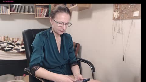 maturekate online show from 12/17/24, 07:29