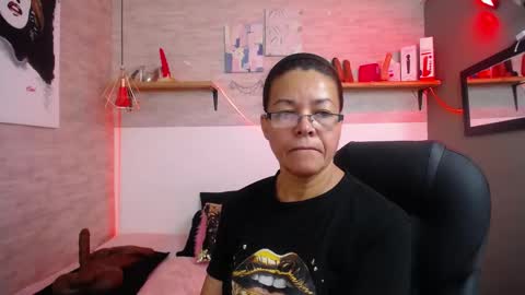 Snapshot of maturepure_ chatting on 10/20/25, 08:42 maturepure_ online show from 10/20/25, 08:42