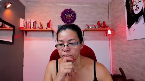 Snapshot of maturepure_ chatting on 12/14/25, 02:00 maturepure_ online show from 12/14/25, 02:00