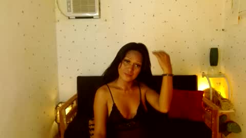 Snapshot of maturity_mommy_intown chatting on 09/12/25, 11:04 maturity_mommy_intown online show from 09/12/25, 11:04