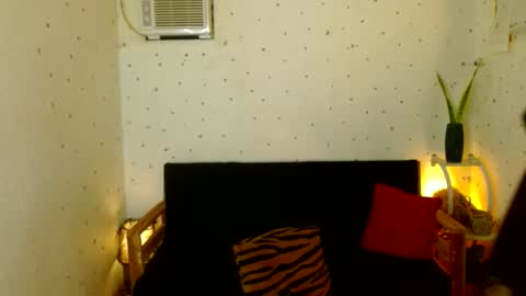 Snapshot of maturity_mommy_intown chatting on 09/15/25, 09:09 maturity_mommy_intown online show from 09/15/25, 09:09