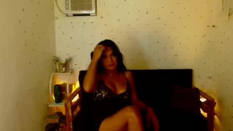 Snapshot of maturity_mommy_intown chatting on 10/04/25, 10:35 maturity_mommy_intown online show from 10/04/25, 10:35