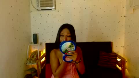 Snapshot of maturity_mommy_intown chatting on 10/06/25, 10:02 maturity_mommy_intown online show from 10/06/25, 10:02