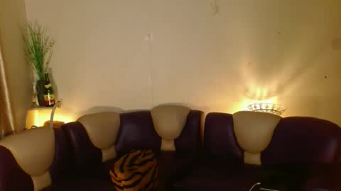 Snapshot of maturity_mommy_intown chatting on 11/21/25, 07:01 maturity_mommy_intown online show from 11/21/25, 07:01