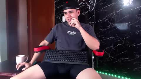 Matias online show from 02/08/25, 12:17