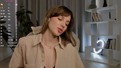 Lucy online show from 09/09/25, 03:17