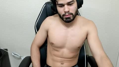 Snapshot of maugelperro chatting on 09/22/25, 04:47 Maug online show from 09/22/25, 04:47