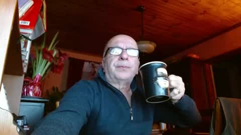 Snapshot of mauriceandre chatting on 01/10/25, 11:33 Maurice online show from 01/10/25, 11:33