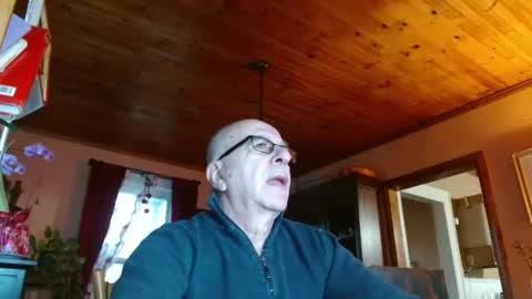 Snapshot of mauriceandre chatting on 01/31/25, 12:29 Maurice online show from 01/31/25, 12:29